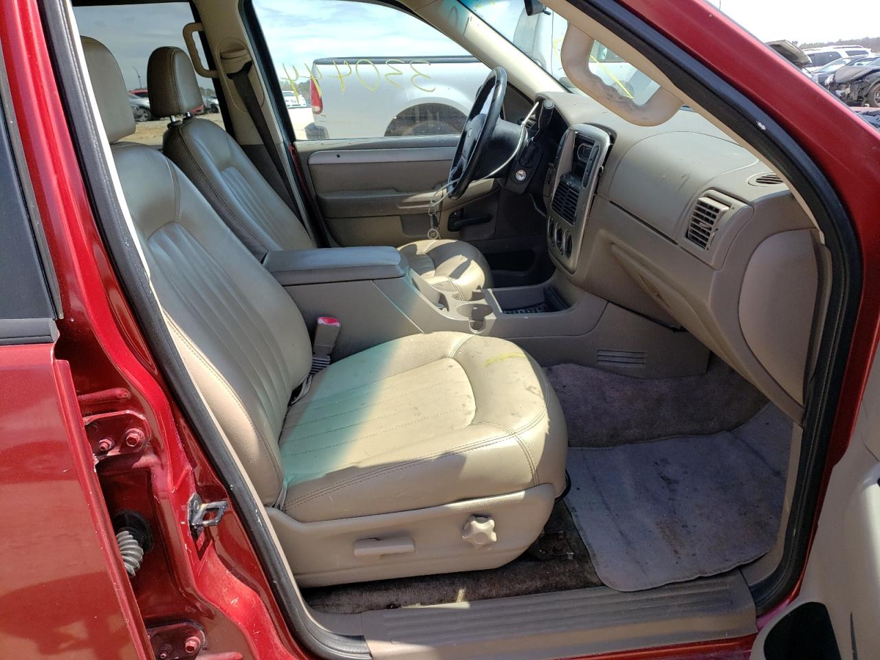 Photo 5 from auction – 2002 MERCURY MOUNTAINEE with VIN 4M2ZU86E02ZJ26414