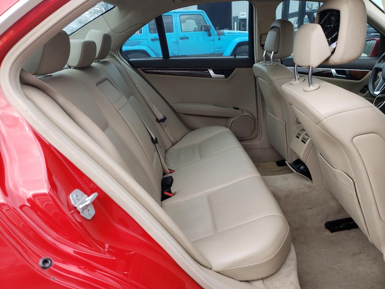 Photo 6 from auction – 2012 MERCEDES-BENZ C 250 with VIN WDDGF4HB8CA655439
