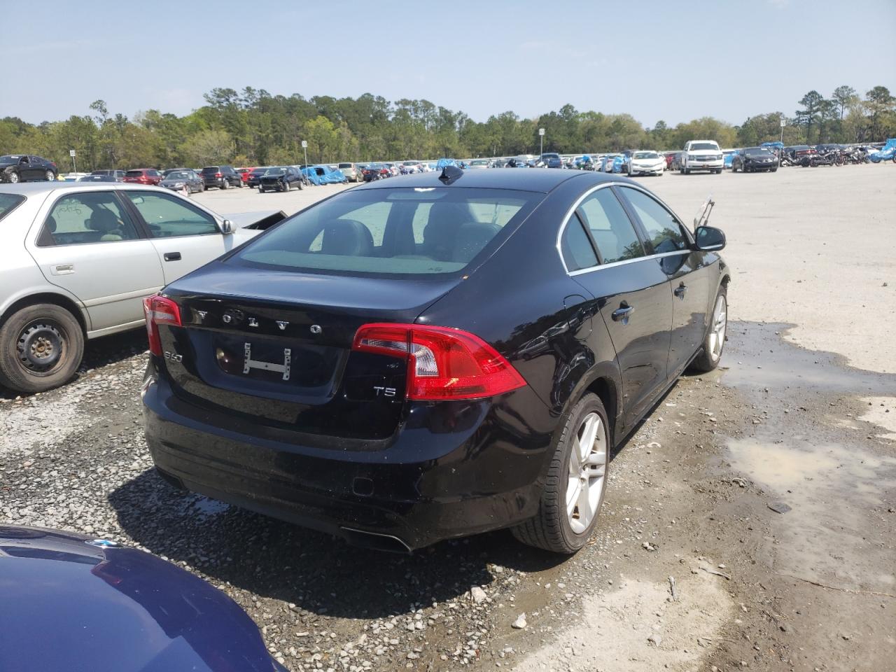 Photo 4 from auction – 2015 VOLVO S60 PREMIE with VIN YV140MFB8F1301484