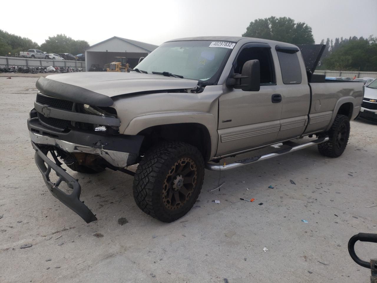 Photo 2 from auction – 2002 CHEVROLET SILVERADO with VIN 1GCHC29192E104462