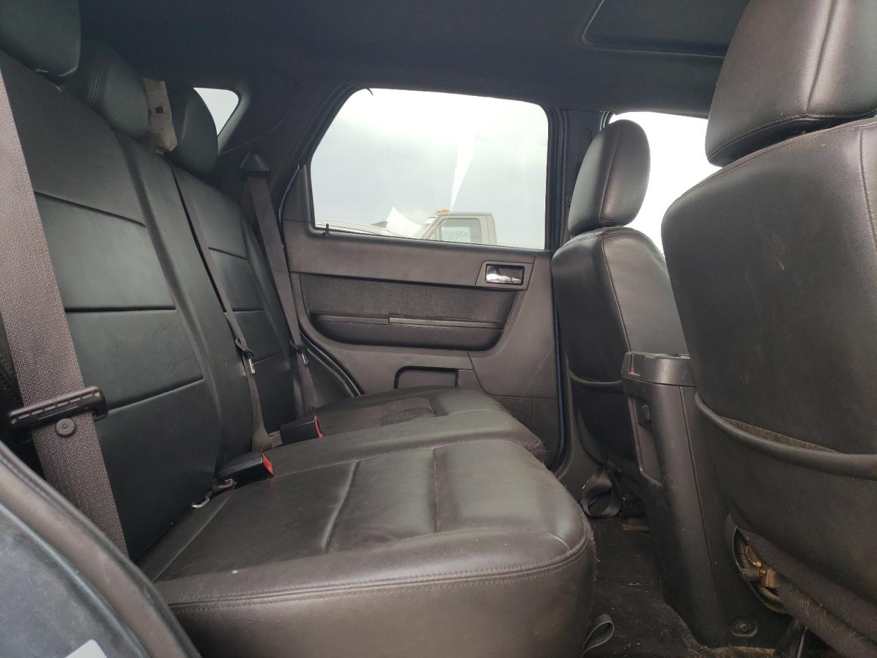 Photo 6 from auction – 2010 FORD ESCAPE LIM with VIN 1FMCU0EG5AKD11187
