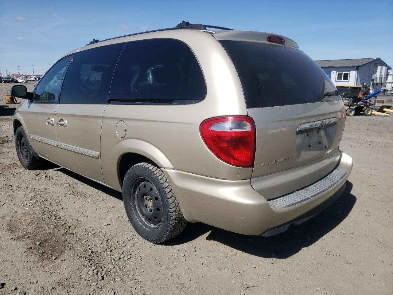 Photo 3 from auction – 2005 CHRYSLER TOWN & COU with VIN 2C4GP54L75R247265