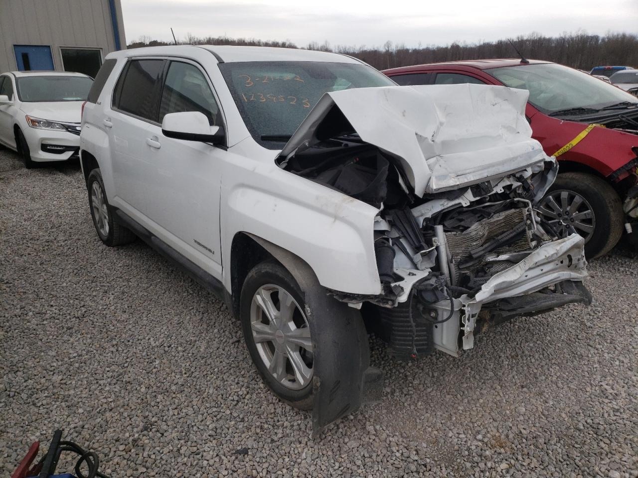 GMC TERRAIN SL 2017 with VIN 2GKALMEK7H6353565 - Photo from auction