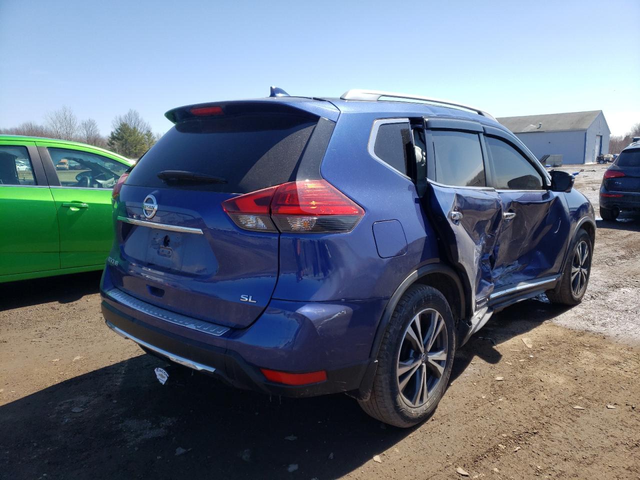 Photo 4 from auction – 2017 NISSAN ROGUE S with VIN 5N1AT2MT0HC762116