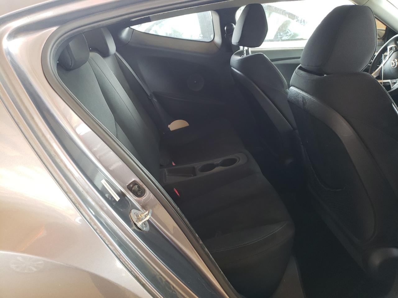 Photo 6 from auction – 2012 HYUNDAI VELOSTER with VIN KMHTC6AD6CU078557