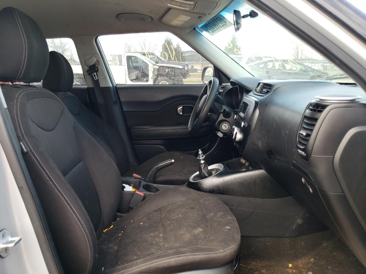 Photo 5 from auction – 2016 KIA SOUL with VIN KNDJN2A23G7835299