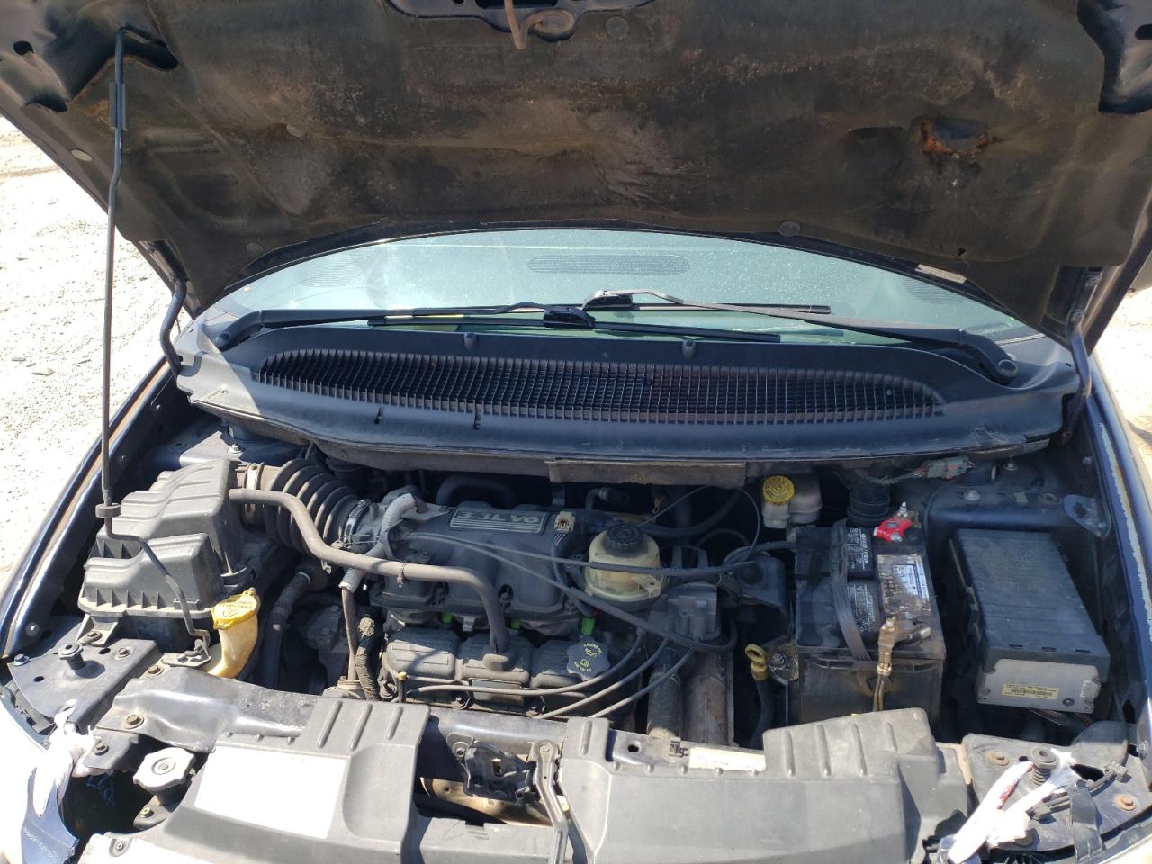 Photo 7 from auction – 2005 CHRYSLER TOWN & COU with VIN 2C4GP44R15R180225
