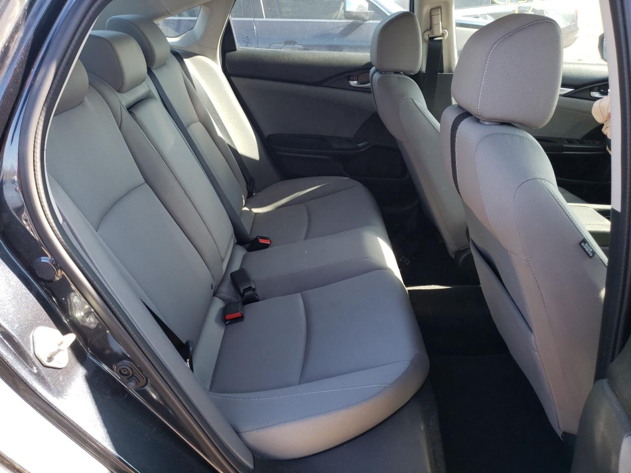 Photo 6 from auction – 2018 HONDA CIVIC EX with VIN 2HGFC2F71JH556284