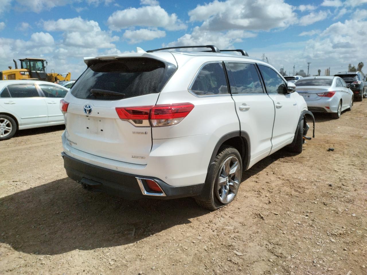 Photo 4 from auction – 2019 TOYOTA HIGHLANDER with VIN 5TDDGRFH6KS072786