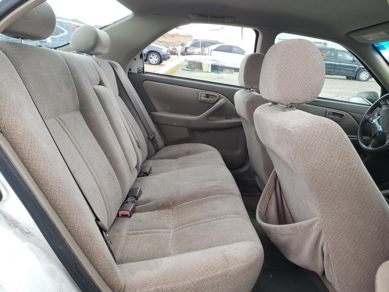 Photo 6 from auction – 2000 TOYOTA CAMRY LE with VIN 4T1BF22K8YU950771
