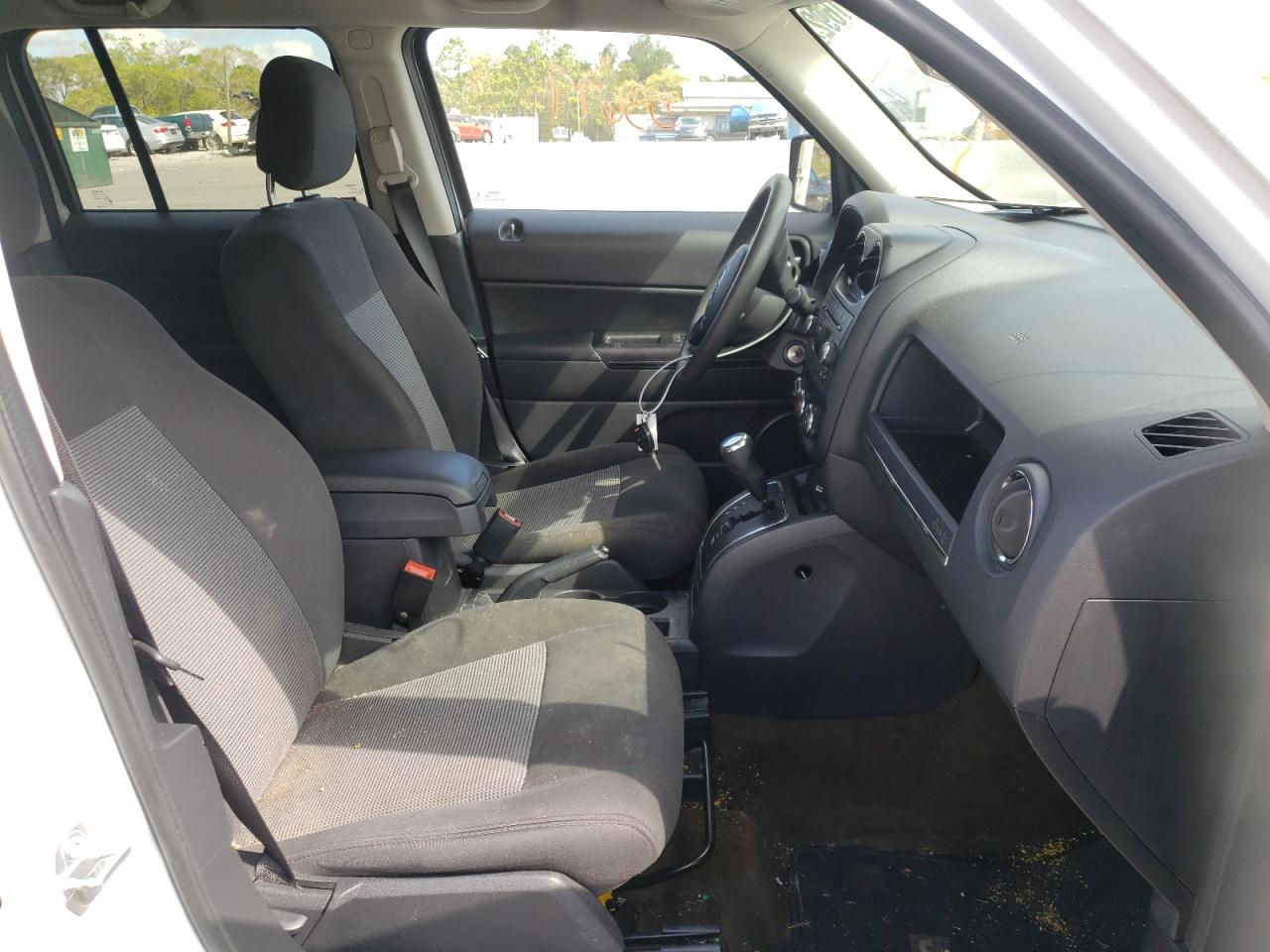Photo 5 from auction – 2017 JEEP PATRIOT SP with VIN 1C4NJPBA8HD201635