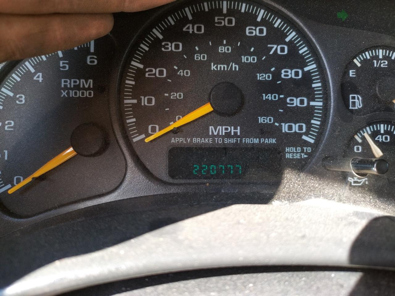 Photo 8 from auction – 2000 CHEVROLET SILVERADO with VIN 1GCEK19T4YE377612