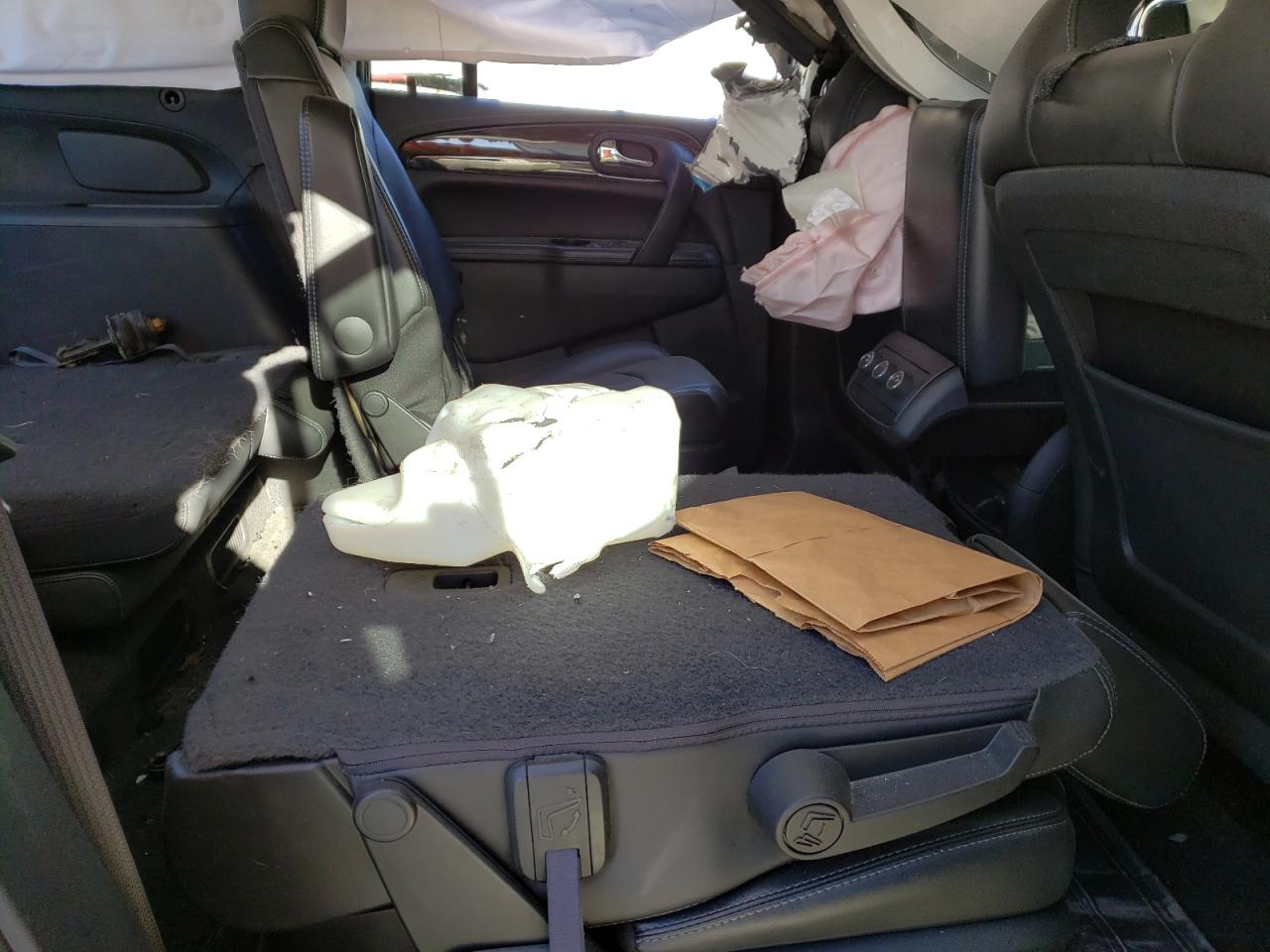 Photo 6 from auction – 2015 BUICK ENCLAVE with VIN 5GAKVBKD0FJ104367