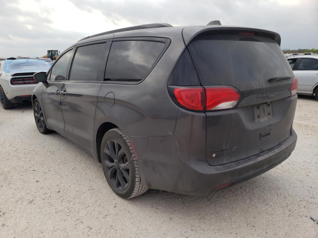 صورة رقم 3 من المزاد - 2018 CHRYSLER PACIFICA T مع VIN 2C4RC1EG9JR193539