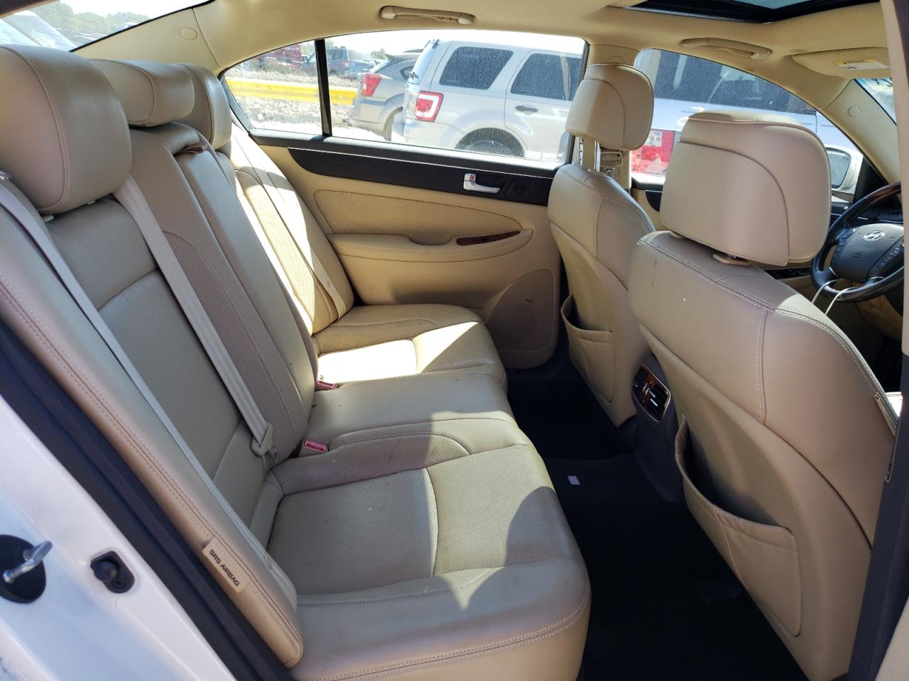 Photo 6 from auction – 2012 HYUNDAI GENESIS 4. with VIN KMHGC4DF8CU158686