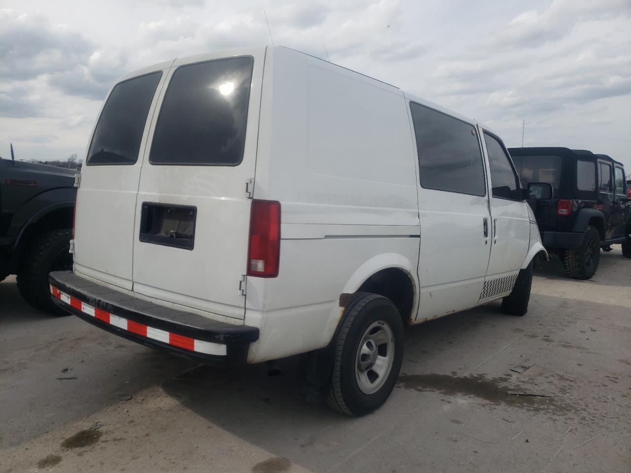 Photo 4 from auction – 2002 CHEVROLET ASTRO with VIN 1GCDL19X12B141066