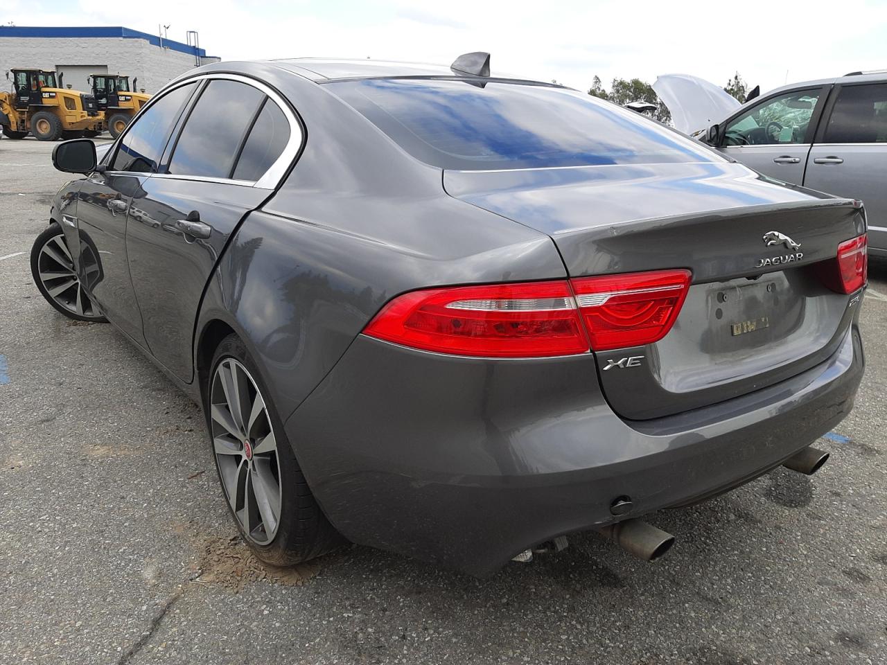 Zdjęcie 3 z aukcji – 2017 JAGUAR XE z VIN SAJAE4BG1HA964198