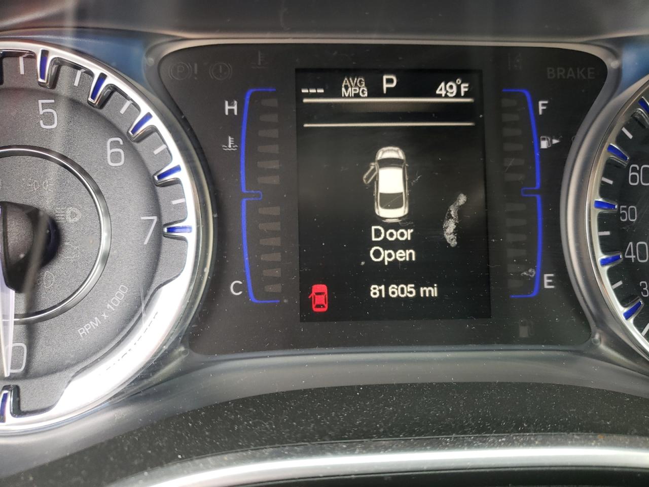 Photo 8 from auction – 2015 CHRYSLER 200 LIMITE with VIN 1C3CCCABXFN643980