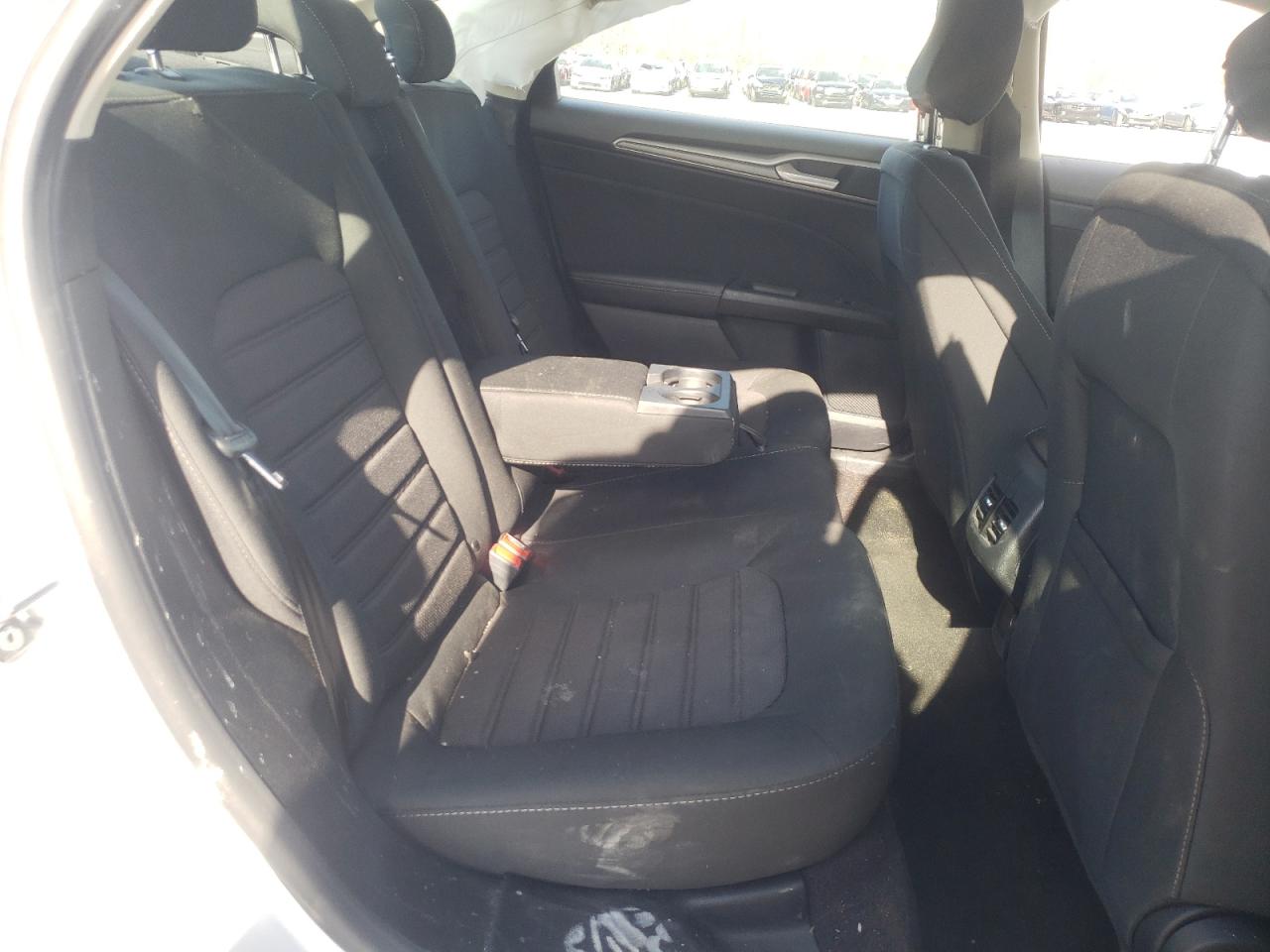 Photo 6 from auction – 2020 FORD FUSION SE with VIN 3FA6P0HDXLR247307