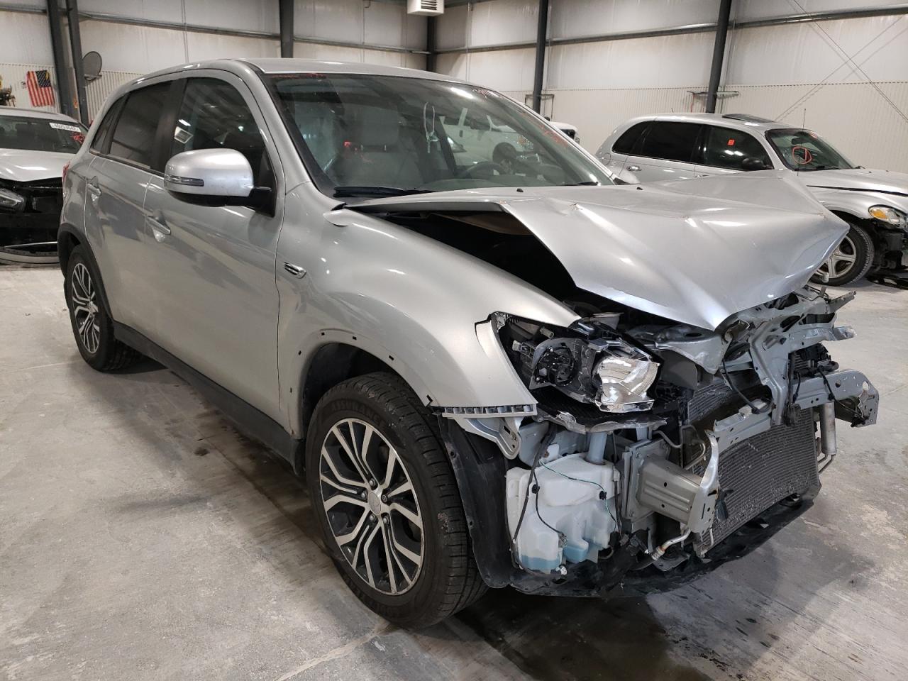 MITSUBISHI OUTLANDER 2018 with VIN JA4AR3AU0JZ013402 - Photo from auction