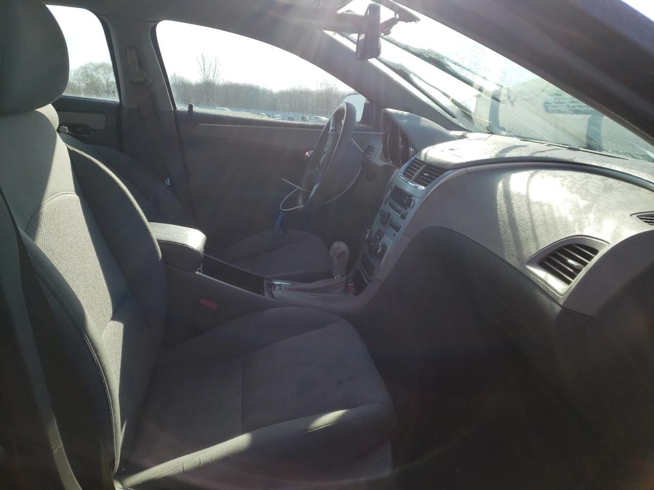 Photo 5 from auction – 2010 CHEVROLET MALIBU with VIN 1G1ZB5EB9AF171958