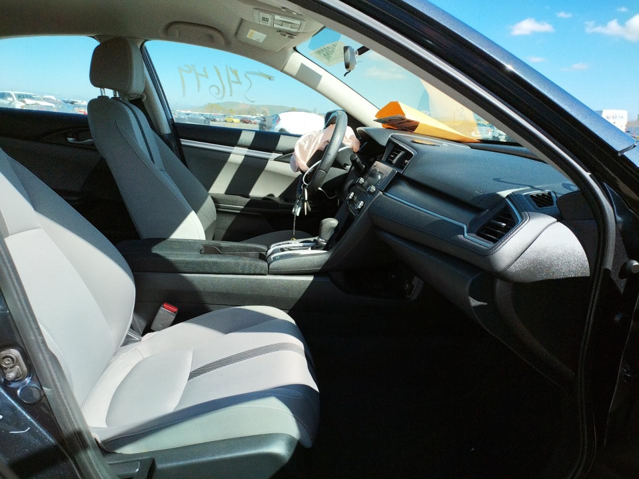 Photo 5 from auction – 2018 HONDA CIVIC LX with VIN 2HGFC2F52JH559760