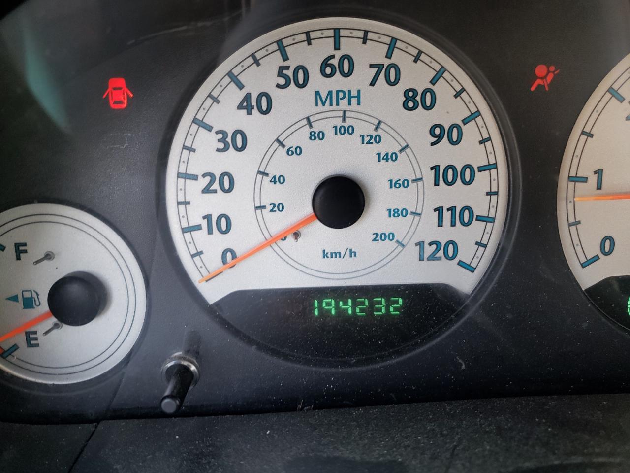 Photo 8 from auction – 2005 CHRYSLER TOWN & COU with VIN 2C4GP44R15R180225