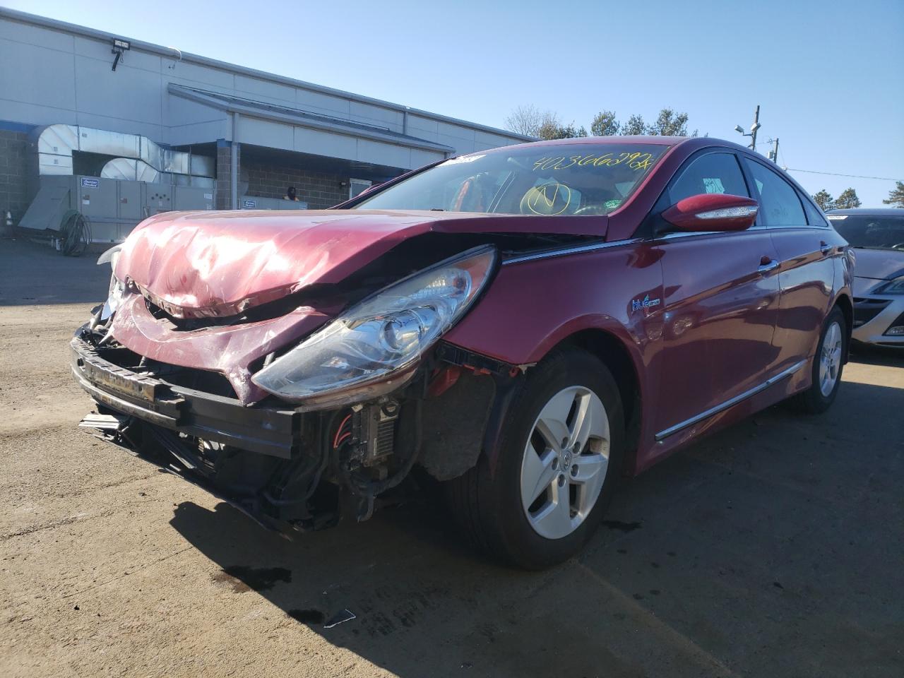 Photo 2 from auction – 2011 HYUNDAI SONATA HYB with VIN KMHEC4A45BA004382