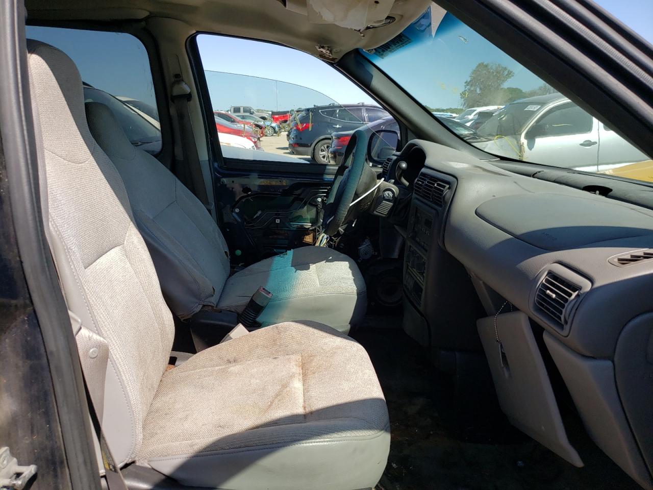 Photo 5 from auction – 2004 CHEVROLET VENTURE with VIN 1GNDU03E84D251500