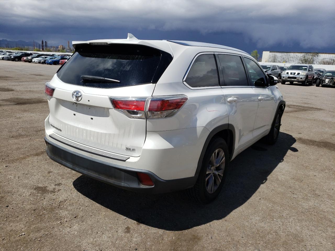 صورة رقم 4 من المزاد - 2015 TOYOTA HIGHLANDER مع VIN 5TDKKRFH9FS092333