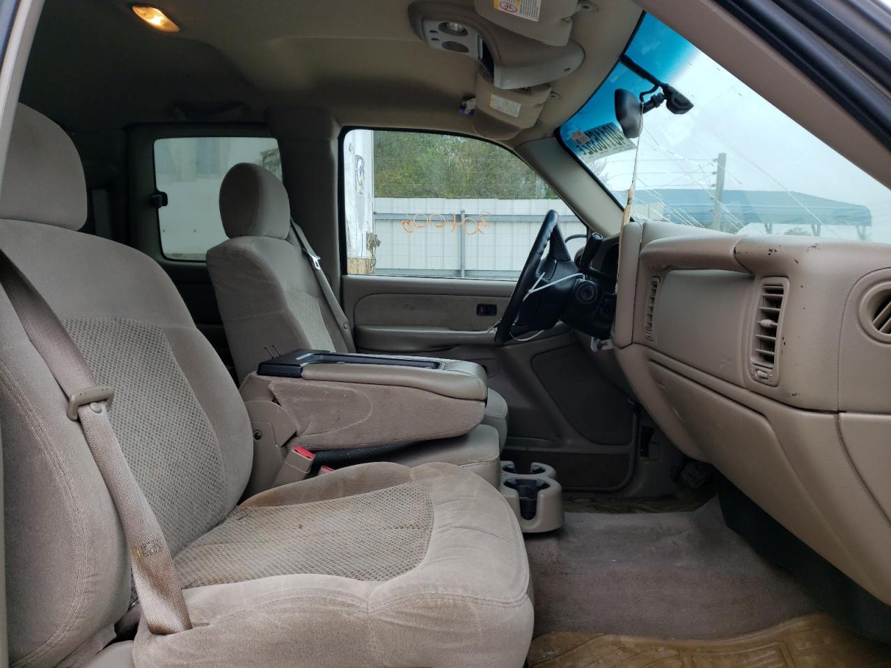 Photo 5 from auction – 2002 CHEVROLET SILVERADO with VIN 2GCEK19T321396872