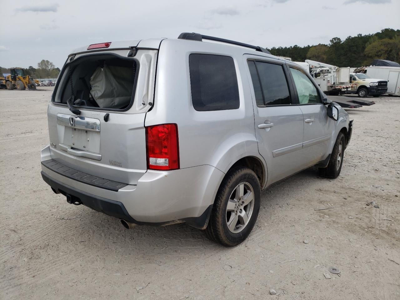 Photo 4 from auction – 2010 HONDA PILOT EX with VIN 5FNYF3H42AB021400