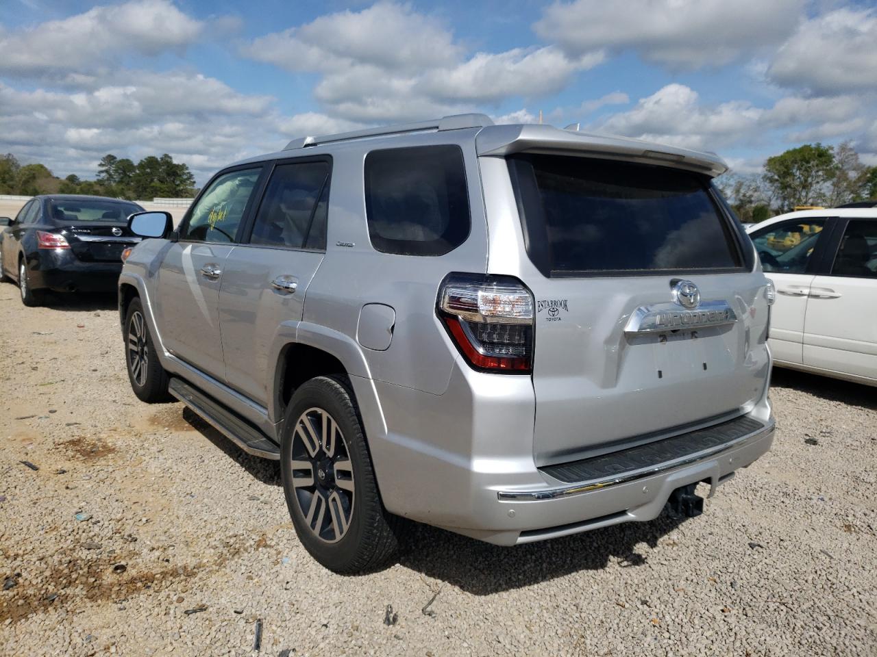 Photo 3 from auction – 2018 TOYOTA 4RUNNER SR with VIN JTEZU5JR7J5181068