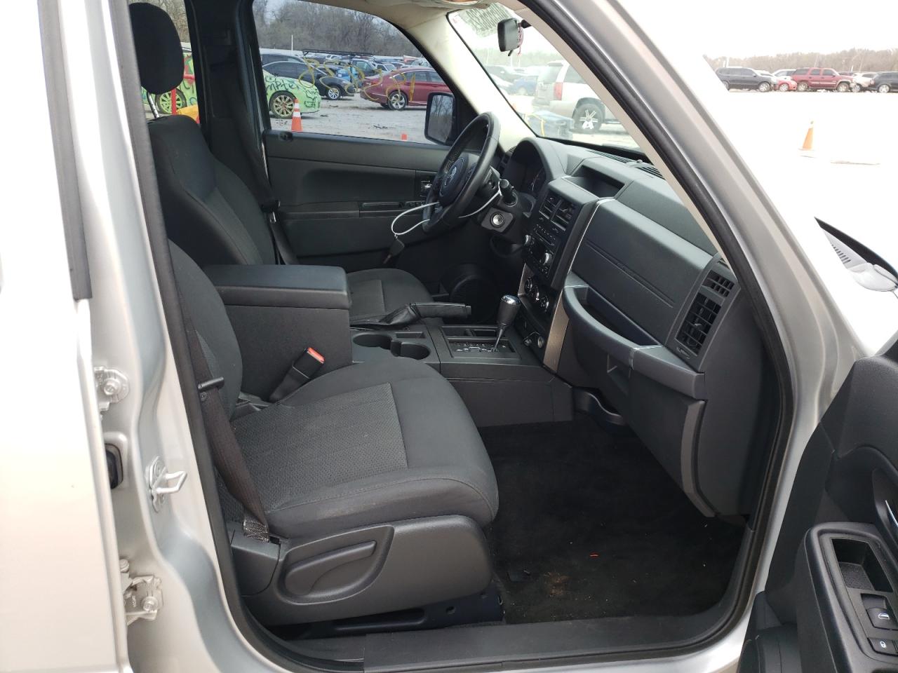 Photo 5 from auction – 2011 JEEP LIBERTY SP with VIN 1J4PP2GK0BW596816