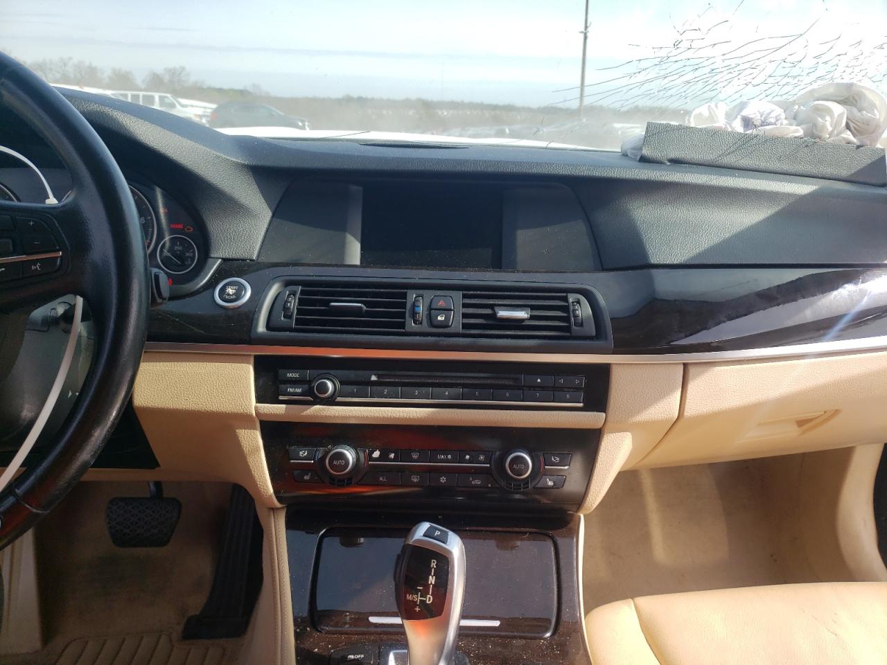 Photo 9 from auction – 2011 BMW 528 I with VIN WBAFR1C52BC746770