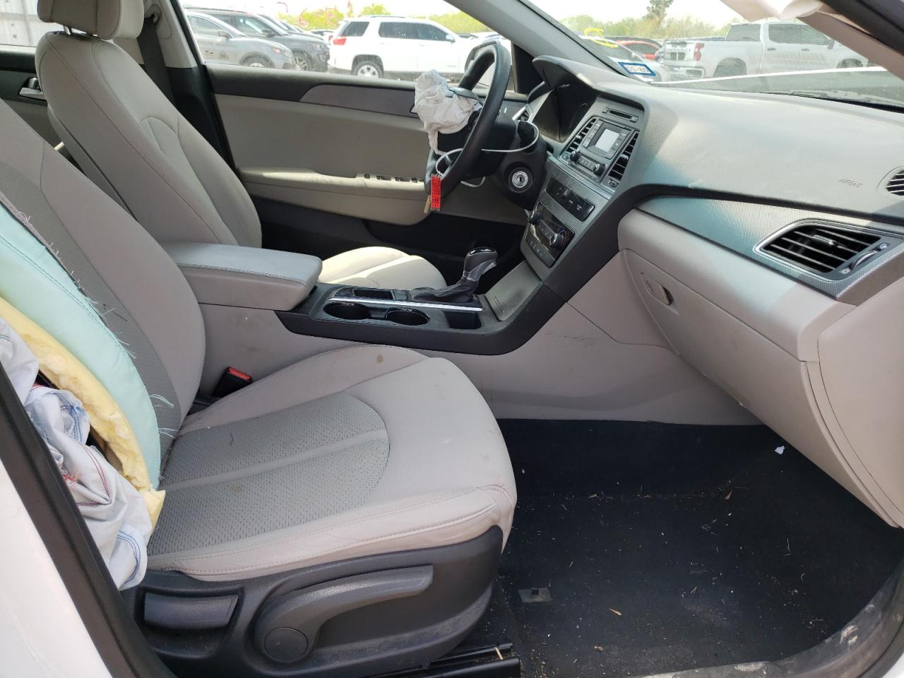 Photo 5 from auction – 2015 HYUNDAI SONATA SE with VIN 5NPE24AF1FH073612