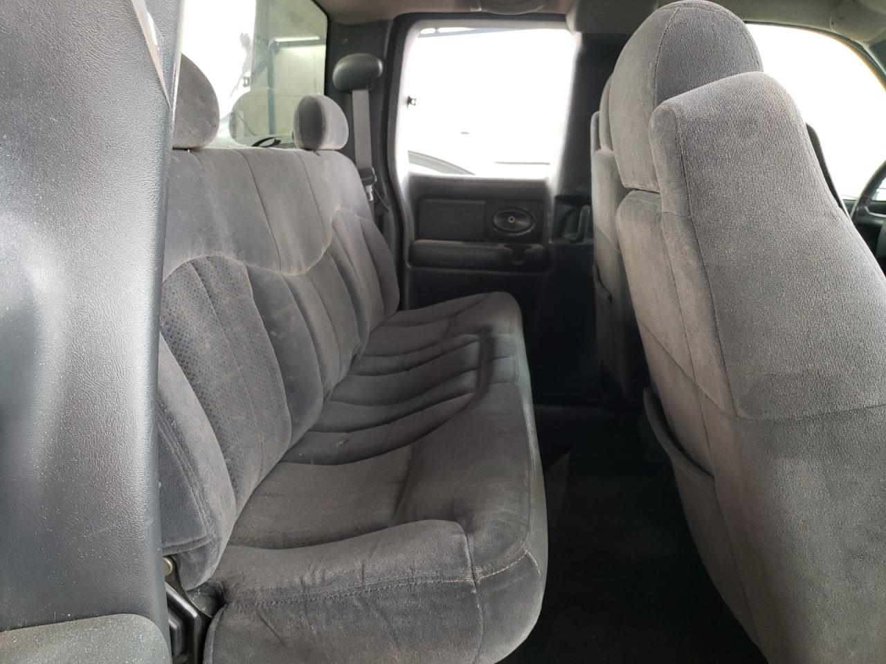Photo 6 from auction – 2002 CHEVROLET SILVERADO with VIN 2GCEC19V921188476