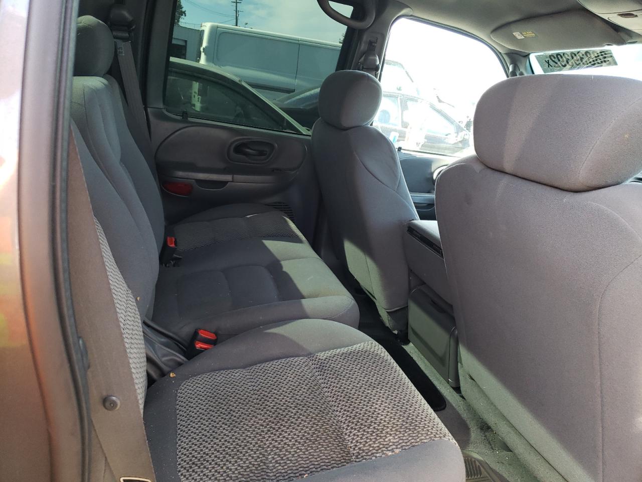 Photo 6 from auction – 2003 FORD F-150 with VIN 1FTRW076X3KB93377