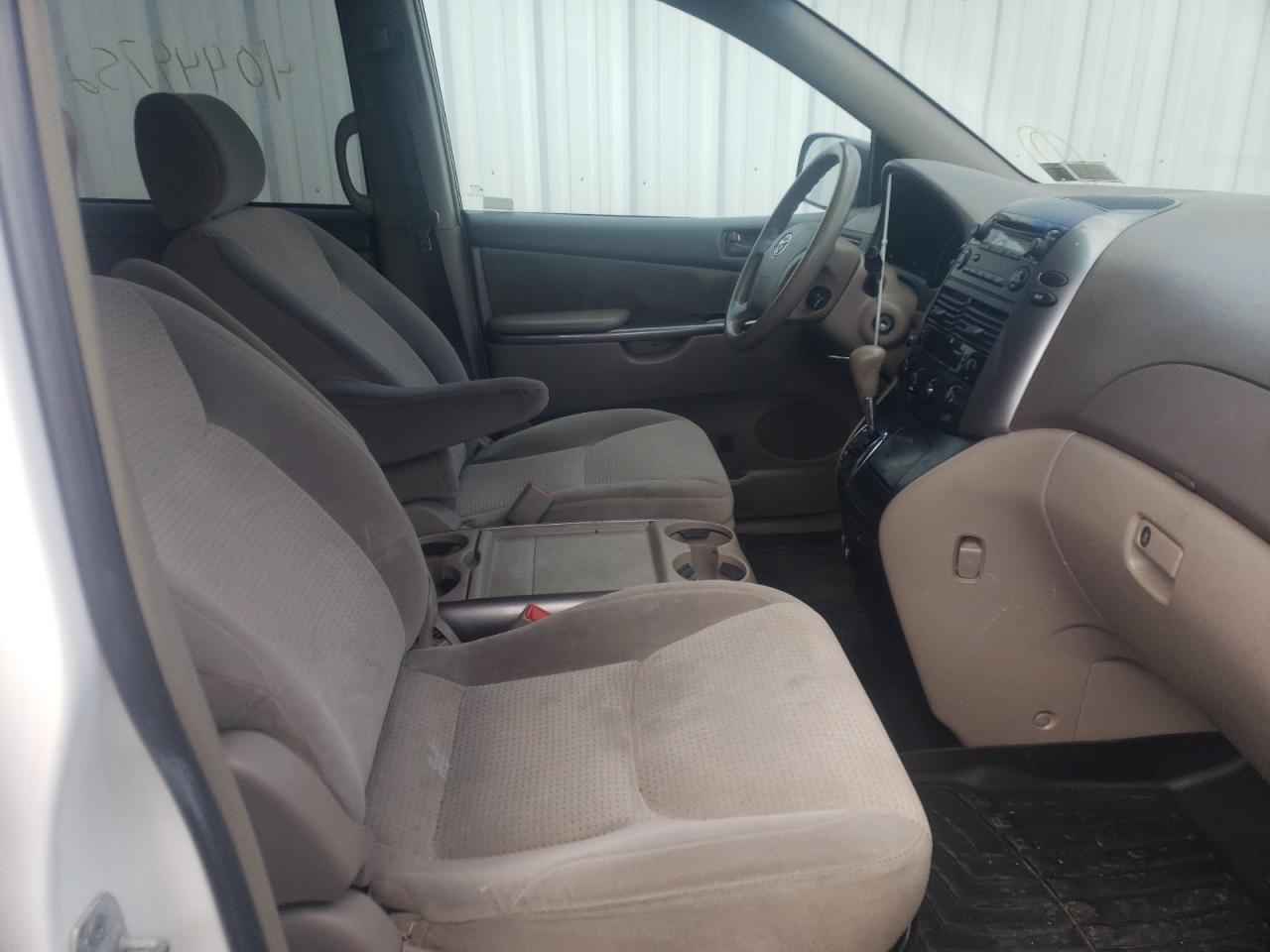 Photo 5 from auction – 2007 TOYOTA SIENNA LE with VIN 5TDBK23CX7S005931