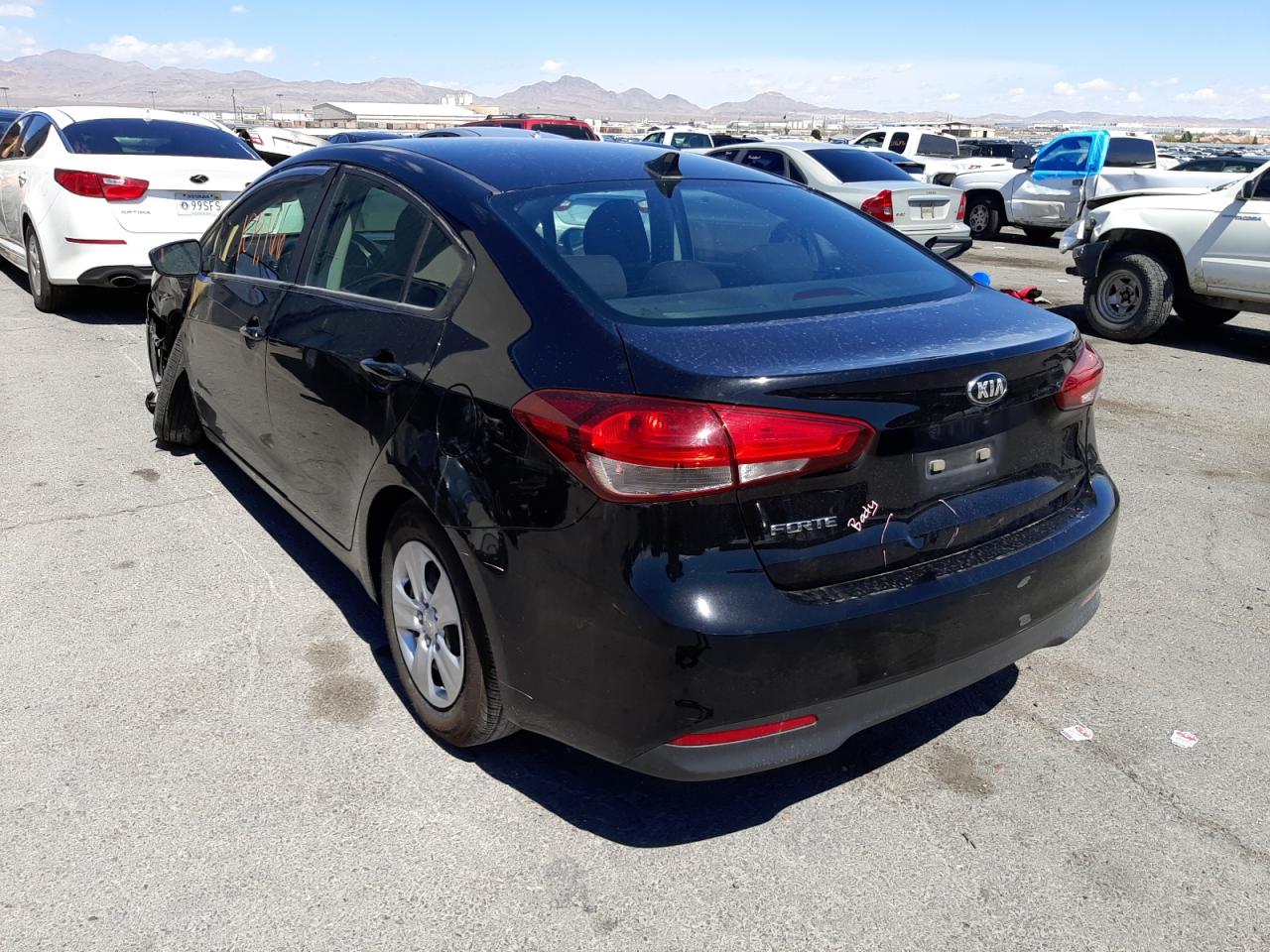 Photo 3 from auction – 2017 KIA FORTE LX with VIN 3KPFK4A7XHE034859