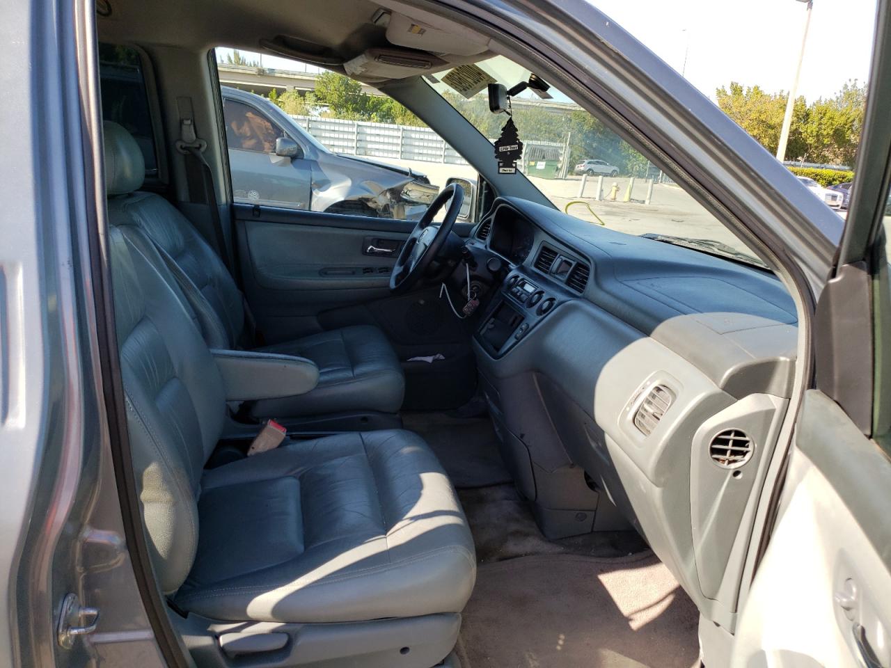 Photo 5 from auction – 2002 HONDA ODYSSEY EX with VIN 5FNRL18662B003440