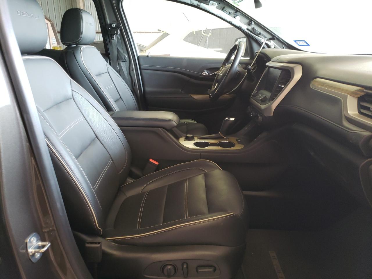 Photo 5 from auction – 2019 GMC ACADIA DEN with VIN 1GKKNPLS0KZ182334