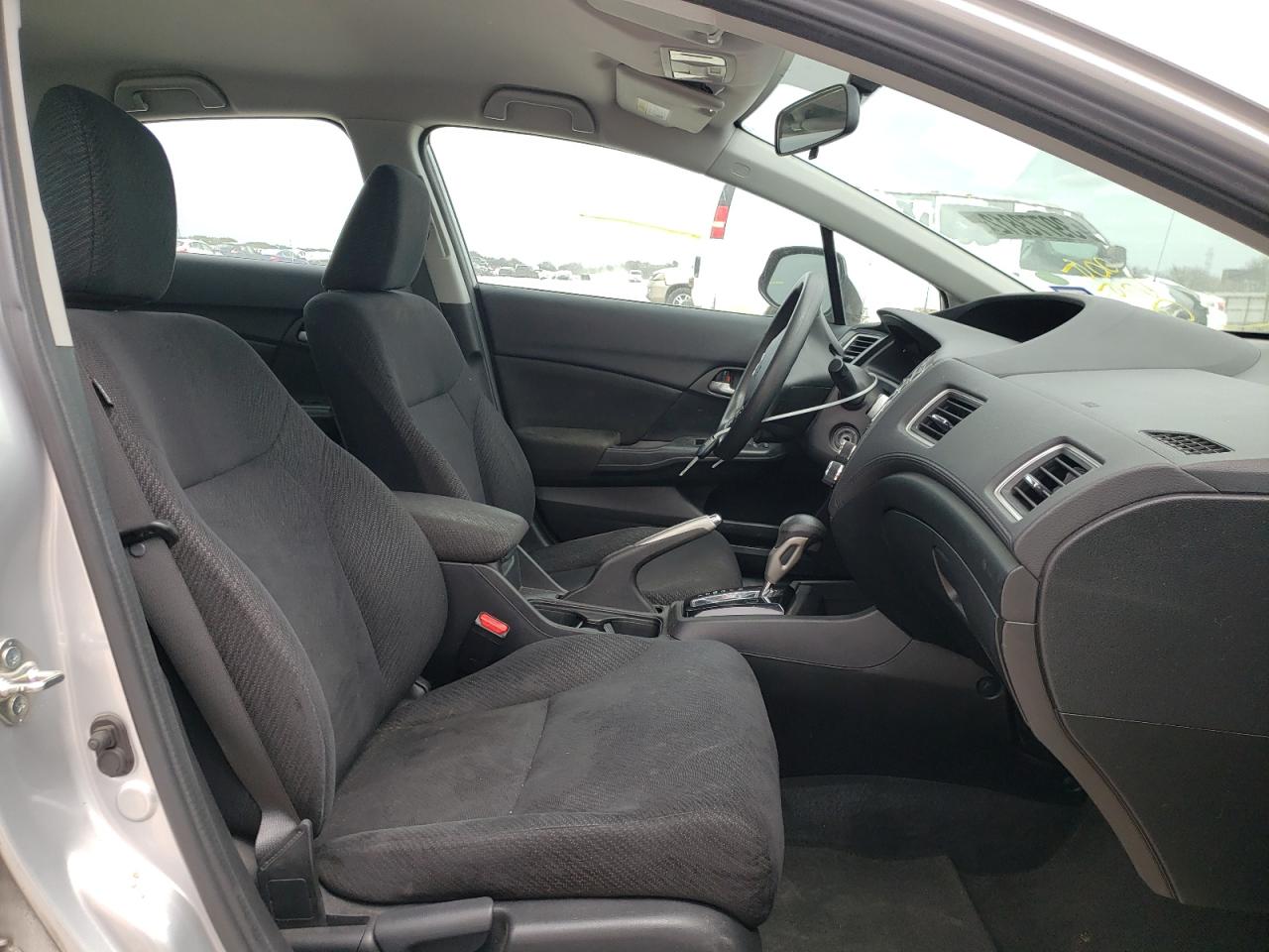 Photo 5 from auction – 2013 HONDA CIVIC with VIN 19XFB2F58DE258699