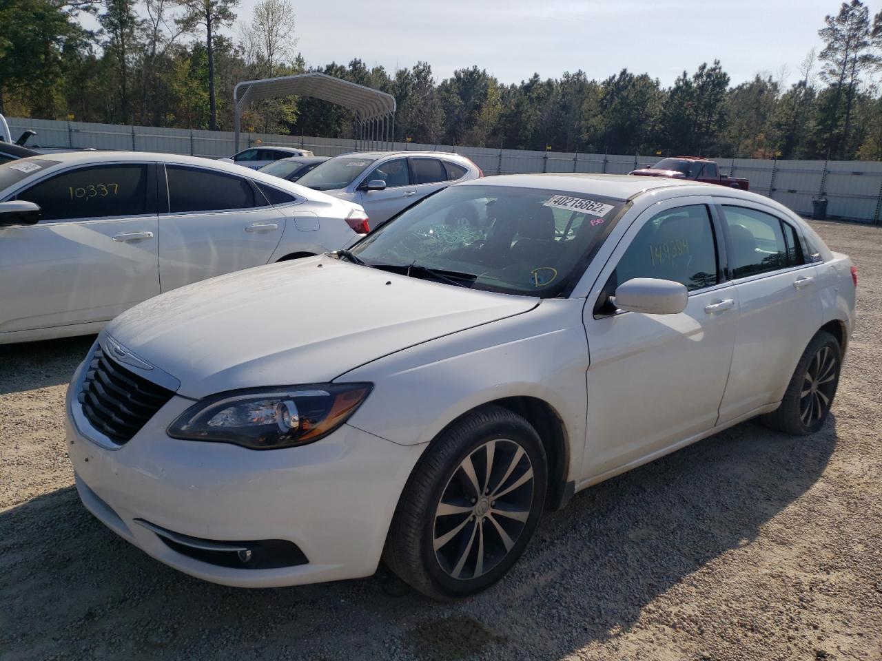 Photo 2 from auction – 2014 CHRYSLER 200 LIMITE with VIN 1C3CCBCG4EN136073