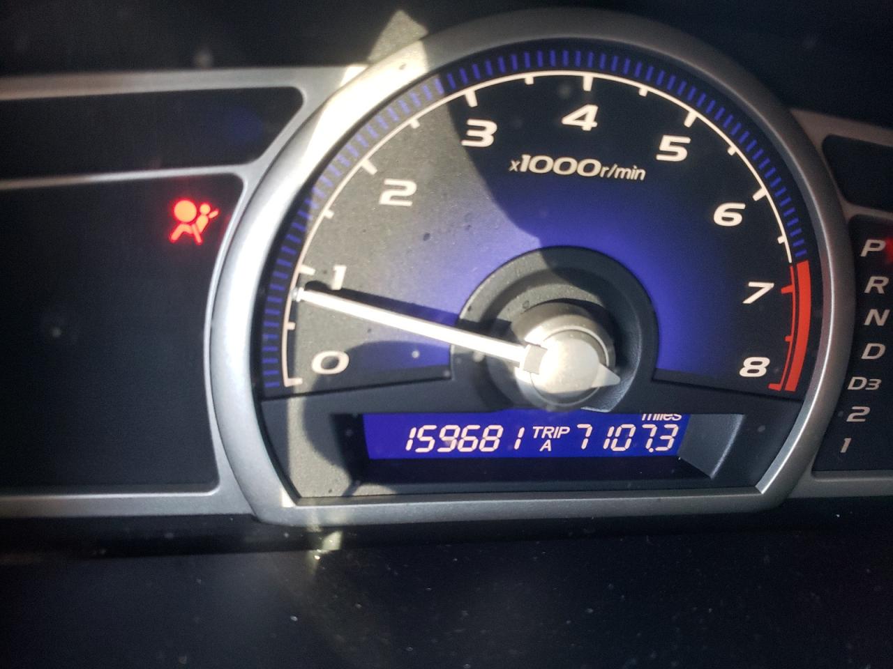 Photo 8 from auction – 2010 HONDA CIVIC LX with VIN 19XFA1F5XAE038490