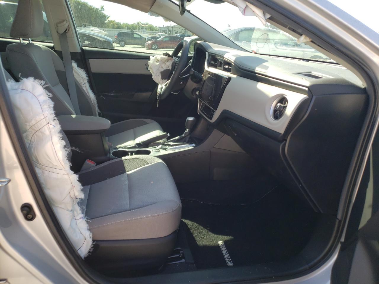 Photo 5 from auction – 2019 TOYOTA COROLLA L with VIN 2T1BURHE1KC156798