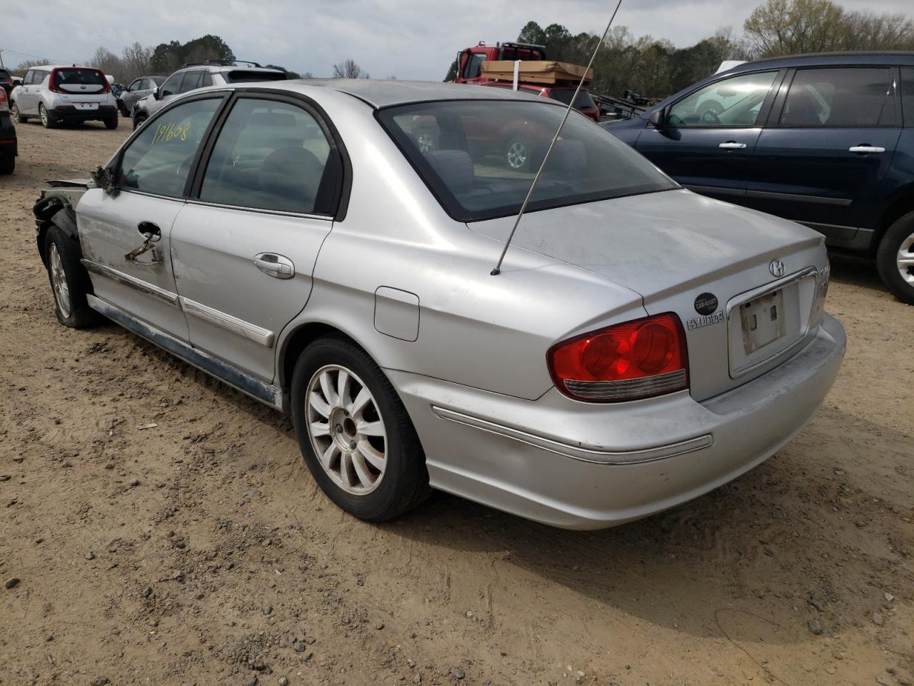 Photo 3 from auction – 2002 HYUNDAI SONATA GLS with VIN KMHWF35H22A650580