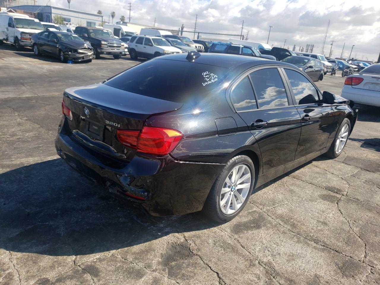 Photo 4 from auction – 2018 BMW 320 I with VIN WBA8A9C52JAH12596