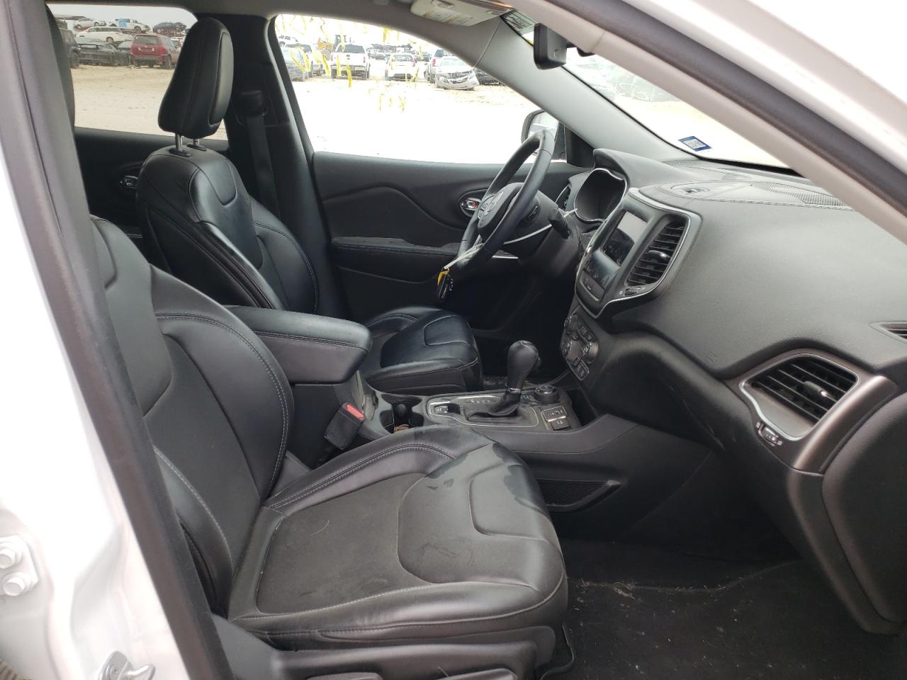 Photo 5 from auction – 2019 JEEP CHEROKEE L with VIN 1C4PJMLN4KD350947