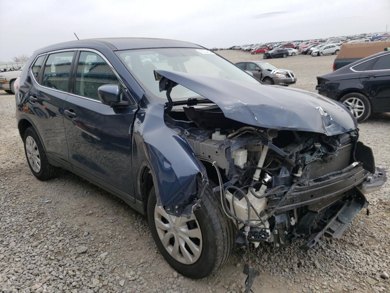 NISSAN ROGUE S 2016 with VIN KNMAT2MV8GP694953 - Photo from auction